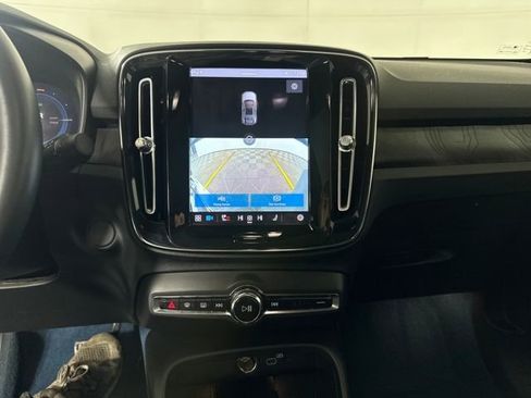 Used 2023 Volvo C40 P8 Recharge Ultimate image 21