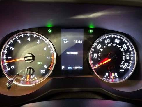 Used 2020 Toyota RAV4 XLE w/ XLE Grade Weather Package AWD/4WD image 20