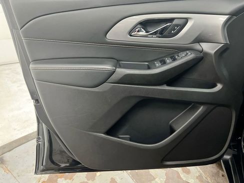 Used 2021 Chevrolet Traverse LS FWD image 20
