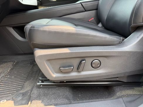 Used 2025 Nissan Murano SV AWD/4WD image 14