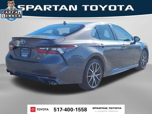 Used 2024 Toyota Camry SE FWD image 6
