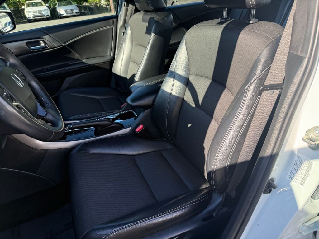 Used 2016 Honda Accord Sport image 10