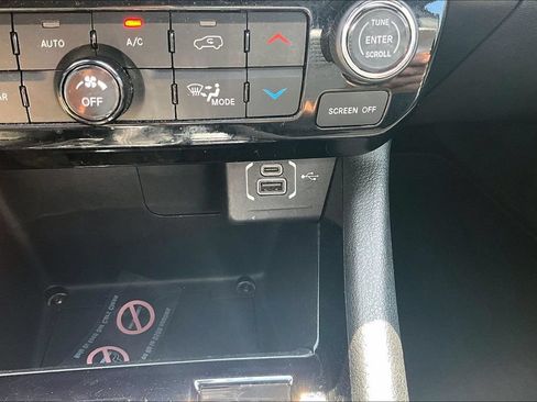 Used 2025 Jeep Compass Limited AWD/4WD image 16