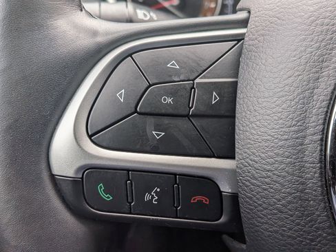 Used 2019 Jeep Compass Latitude image 14