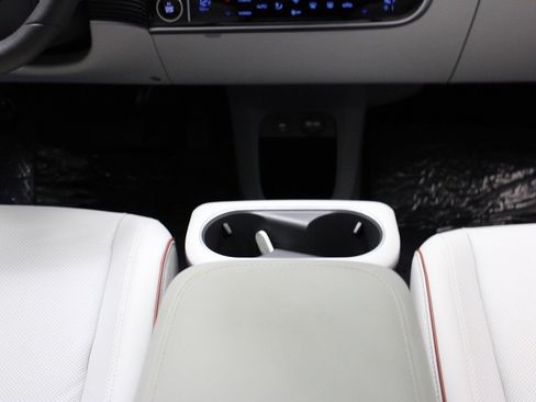 Used 2024 Hyundai Ioniq 5 Limited image 23