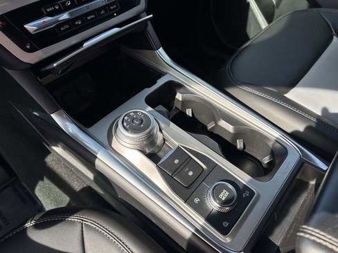 Used 2023 Ford Explorer XLT w/ Equipment Group 202A image 30