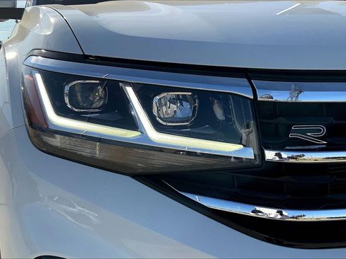 Used 2022 Volkswagen Atlas SEL Premium image 29