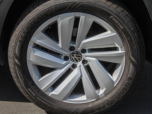 Used 2022 Volkswagen Atlas Cross Sport SE w/ Panoramic Sunroof Package image 11