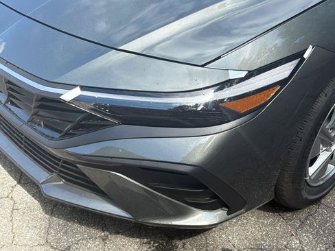 New 2026 Hyundai Elantra SE FWD image 11