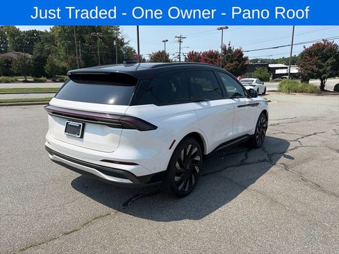 Used 2024 Lincoln Nautilus Reserve w/ Equipment Group 202A AWD/4WD image 4
