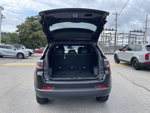Certified 2023 Jeep Compass Latitude AWD/4WD image 13