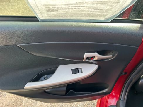 Used 2013 Toyota Corolla S Special Edition image 21