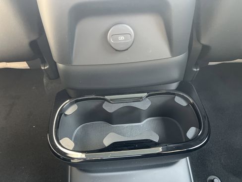 New 2026 Volvo XC90 T8 Ultra w/ Lounge Package image 16