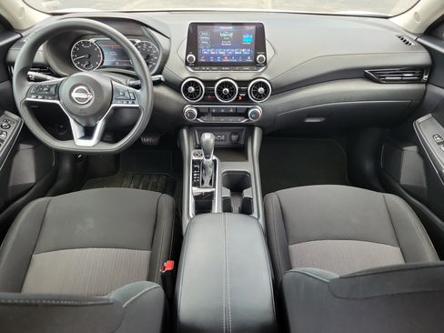 Used 2025 Nissan Sentra SV FWD image 9
