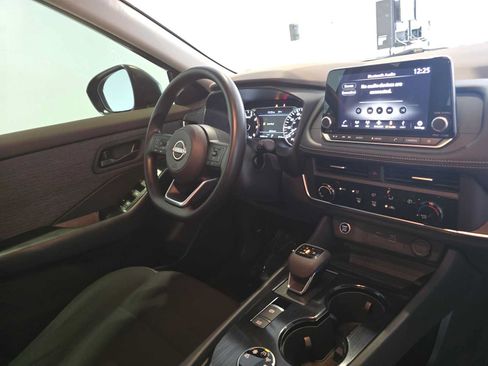 Used 2023 Nissan Rogue S AWD/4WD image 11