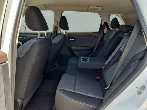 Used 2023 Nissan Rogue SV AWD/4WD image 17