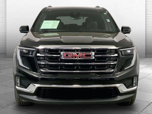 Used 2024 GMC Acadia Elevation AWD/4WD image 2
