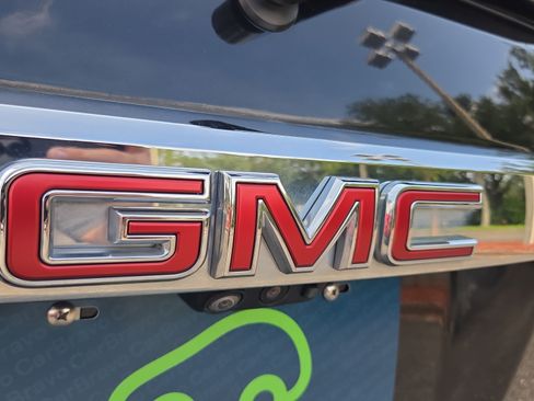 Used 2023 GMC Acadia Denali w/ Black Diamond Edition FWD image 33