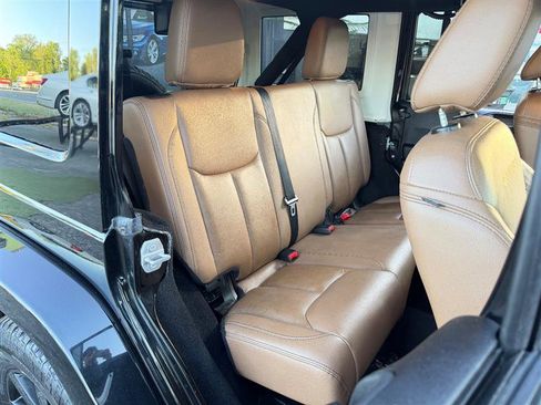 Used 2015 Jeep Wrangler Unlimited Sahara w/ Dual Top Group image 19