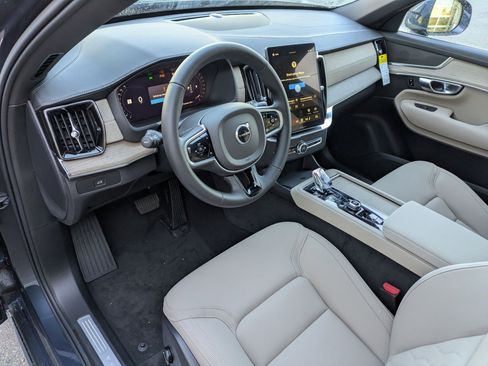 New 2026 Volvo XC90 B5 Core image 12