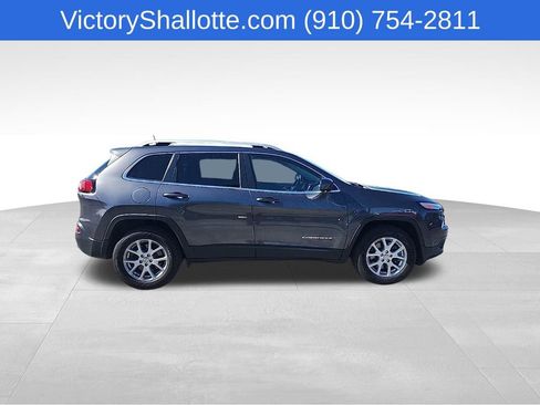 Certified 2016 Jeep Cherokee Latitude w/ Safety/Convenience Group image 28