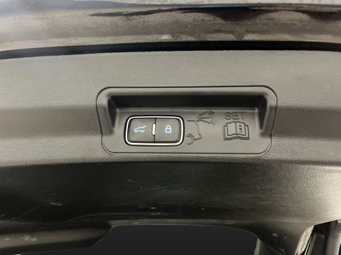 Used 2023 Ford Explorer XLT image 16