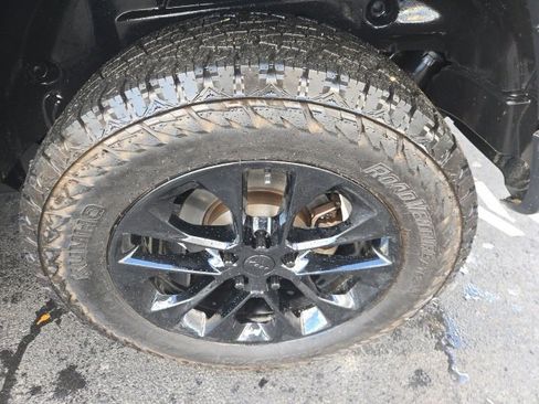 Used 2018 Jeep Wrangler Unlimited Sahara image 9