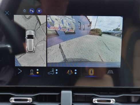 New 2027 Chevrolet Equinox ACTIV w/ Safety and Technology Package AWD/4WD image 33