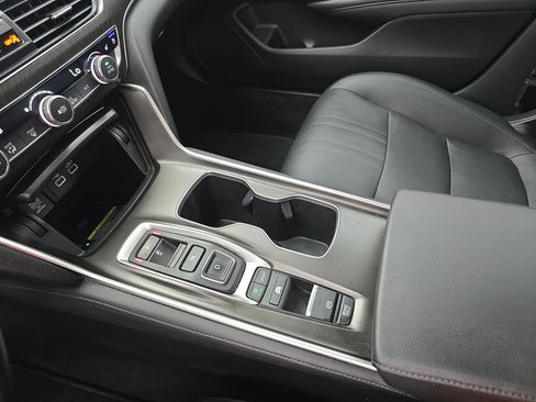 Used 2022 Honda Accord Touring image 24
