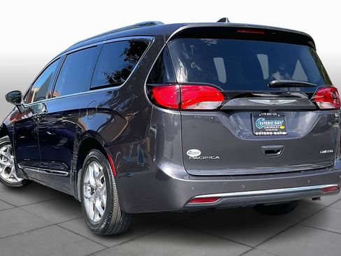 Used 2020 Chrysler Pacifica Limited image 12