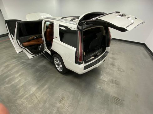 Used 2016 Cadillac Escalade Premium image 50