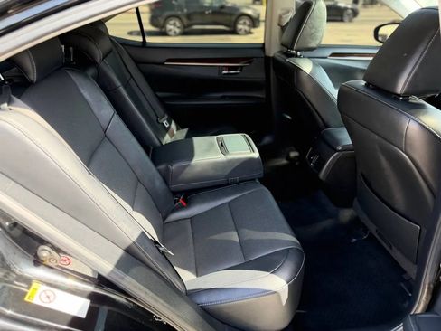 Used 2014 Lexus ES 350 w/ Premium Package FWD image 30