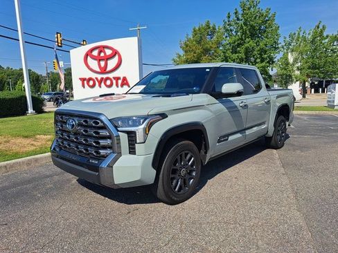 Used 2024 Toyota Tundra Platinum AWD/4WD image 2