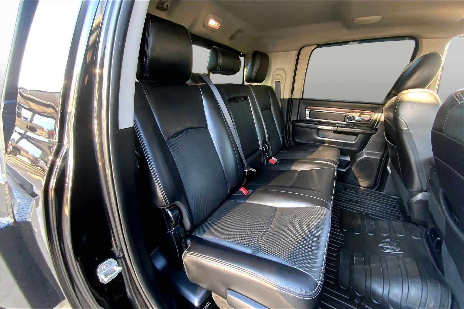 Used 2016 RAM 3500 Laramie AWD/4WD image 18