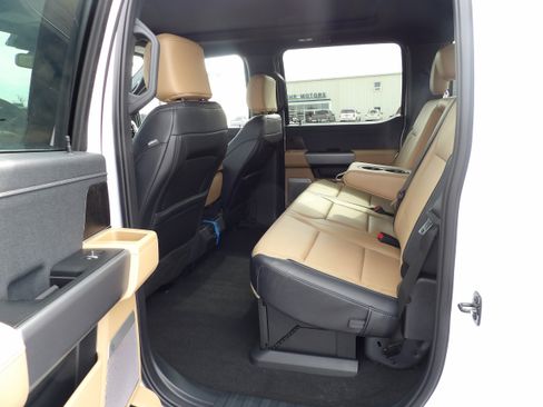 New 2025 Ford F250 Lariat w/ Chrome Package image 18