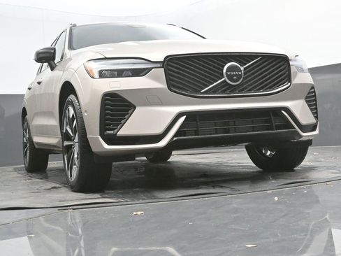 New 2026 Volvo XC60 T8 Plus w/ Protection Package Premier image 25