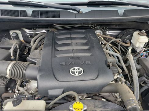 Used 2017 Toyota Tundra SR5 w/ SR5 Upgrade Package RWD image 32