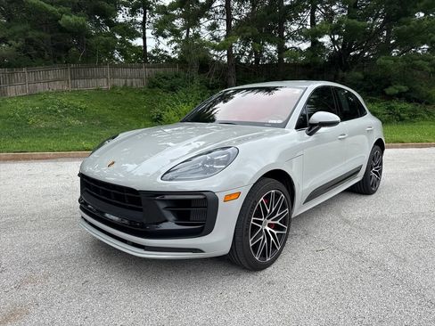 Used 2022 Porsche Macan S AWD/4WD image 1