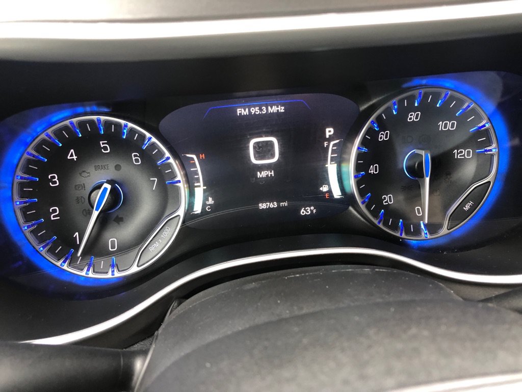 Used 2024 Chrysler Pacifica Touring-L FWD image 38