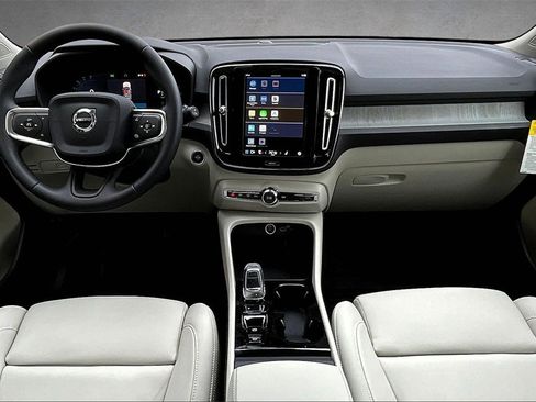 New 2025 Volvo XC40 B5 Ultra w/ Climate Package image 5