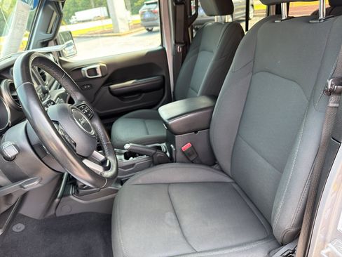 Used 2019 Jeep Wrangler Unlimited Sport S AWD/4WD image 12