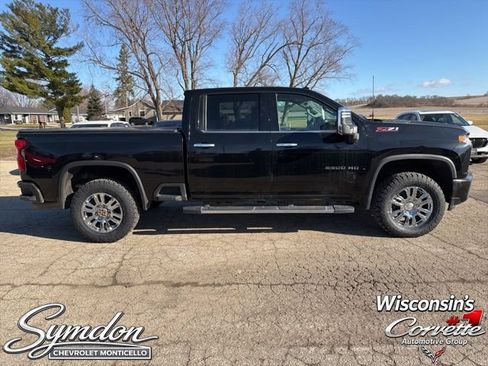 Used 2021 Chevrolet Silverado 2500 LTZ w/ LTZ Convenience Package AWD/4WD image 3