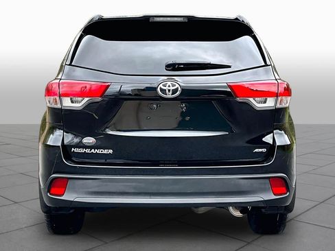 Certified 2019 Toyota Highlander LE w/ Carpet Mat Package (TMS) AWD/4WD image 5