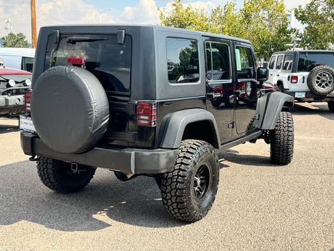 Used 2010 Jeep Wrangler Unlimited Rubicon AWD/4WD image 11