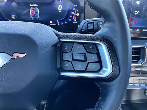 Used 2025 Ford Mustang Coupe image 21