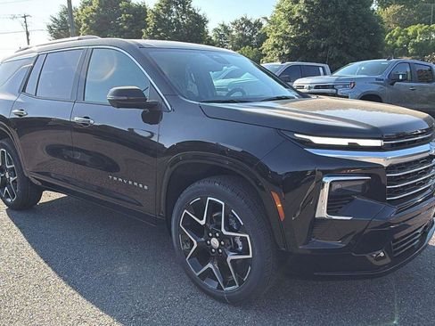 New 2026 Chevrolet Traverse High Country FWD image 3