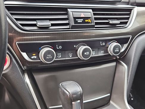 Used 2018 Honda Accord Sport image 26