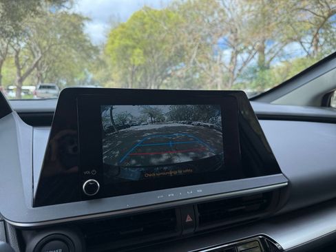 Used 2025 Toyota Prius LE image 17