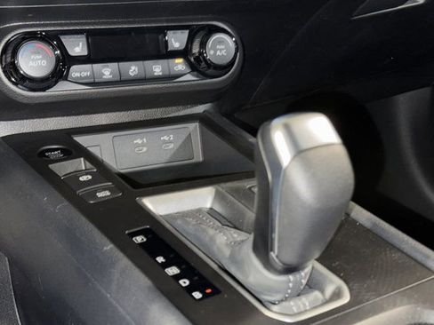 Used 2025 Nissan Sentra SV FWD image 31