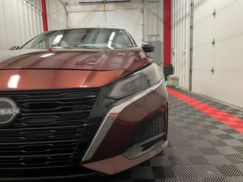 Used 2025 Nissan Altima 2.5 SV FWD image 8